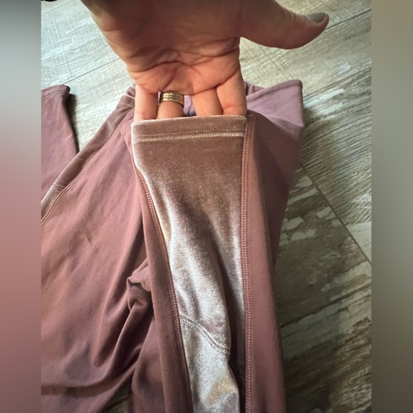 VSPINK 💗L/S Logo Campus Tee(M)Oatmeal & VSPINK💗Cozy Fleece Leggings(M)Cocoa-SET! - Picture 5 of 15